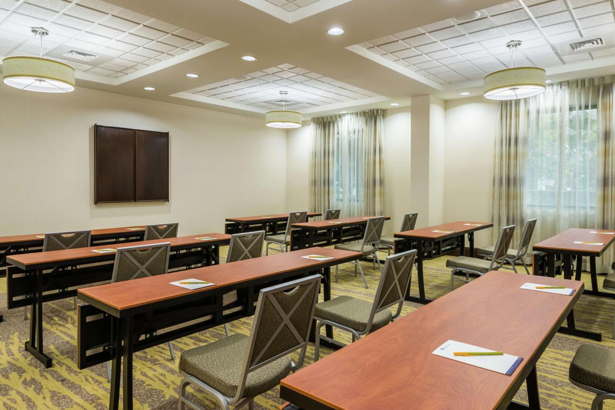 Hilton Garden Inn West Palm Beach Airport Экстерьер фото